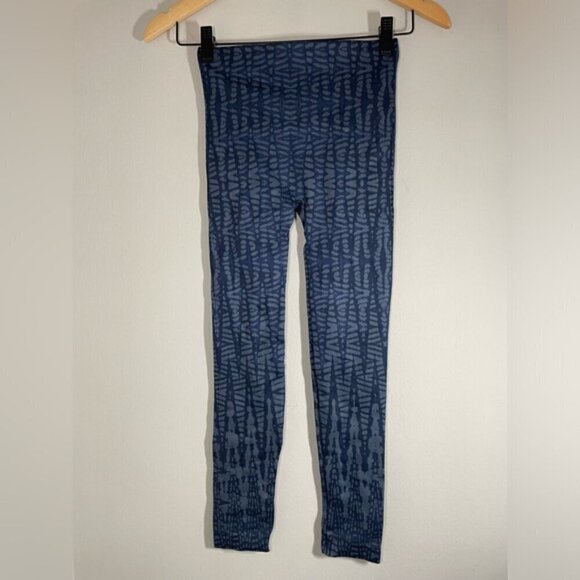 Spanx Indigo Geo Look at me Now Seamless Leggings S - Picture 7 of 9